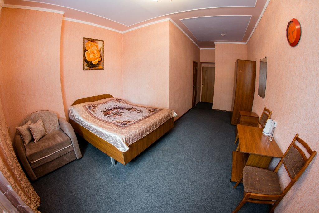 Гостиница Три пескаря Курск-38