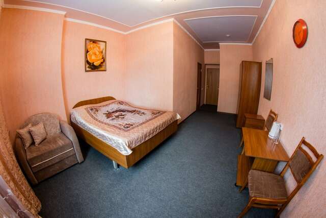 Гостиница Три пескаря Курск-37